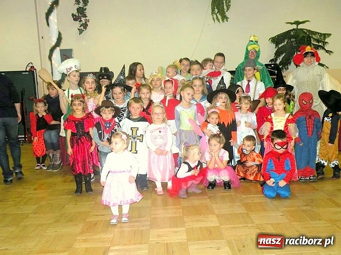 Zdjęcie w galerii na portalu naszraciborz.pl: Bal przebierańców w Bojanowie wiadomości z regionu