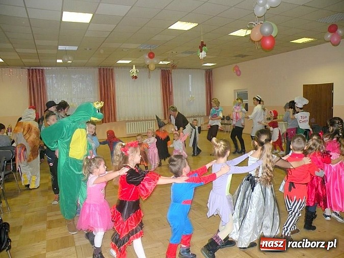 Zdjęcie w galerii na portalu naszraciborz.pl: Bal przebierańców w Bojanowie wiadomości z regionu