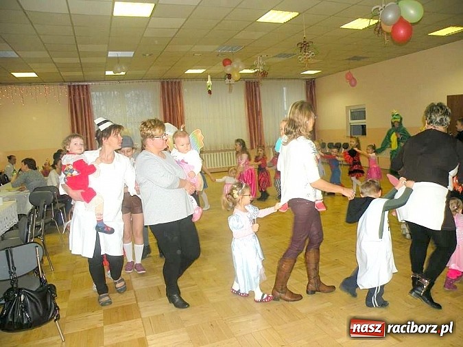Zdjęcie w galerii na portalu naszraciborz.pl: Bal przebierańców w Bojanowie wiadomości z regionu