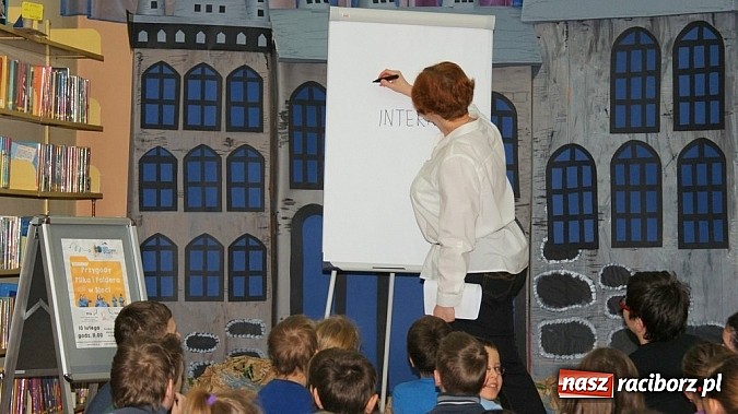 Zdjęcie w galerii na portalu naszraciborz.pl: Plik i Folder w bibliotece wiadomości z regionu