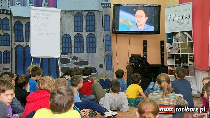 Zdjęcie w galerii na portalu naszraciborz.pl: Plik i Folder w bibliotece wiadomości z regionu