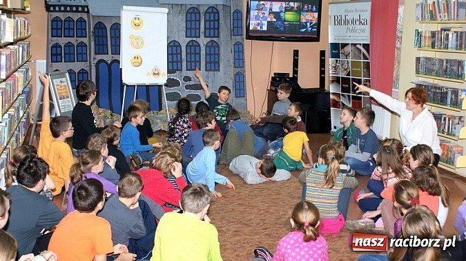 Zdjęcie w galerii na portalu naszraciborz.pl: Plik i Folder w bibliotece wiadomości z regionu