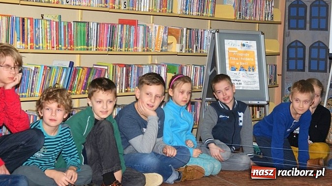 Zdjęcie w galerii na portalu naszraciborz.pl: Plik i Folder w bibliotece wiadomości z regionu