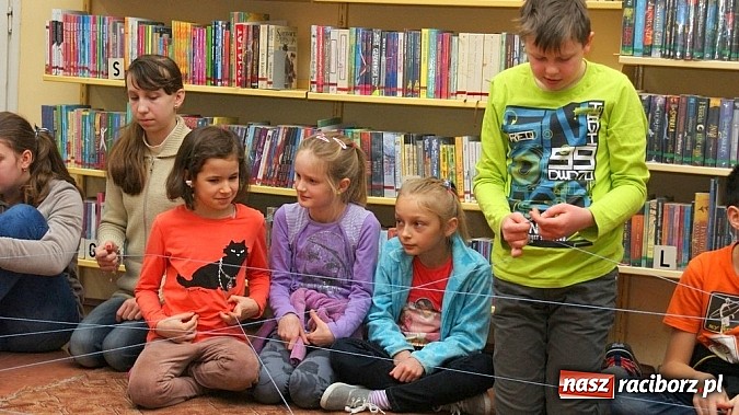 Zdjęcie w galerii na portalu naszraciborz.pl: Plik i Folder w bibliotece wiadomości z regionu