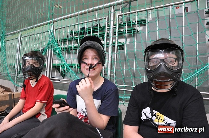 Zdjęcie w galerii na portalu naszraciborz.pl: Arena Rafako zamieniła się w teren bitwy łuczniczej wiadomości z regionu