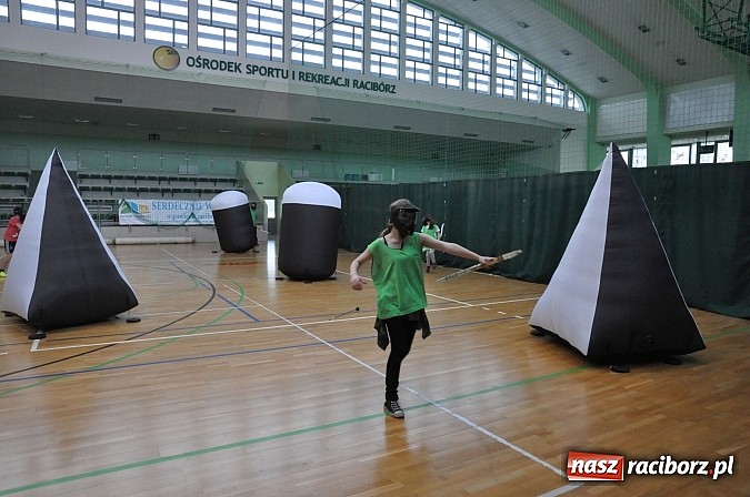 Zdjęcie w galerii na portalu naszraciborz.pl: Arena Rafako zamieniła się w teren bitwy łuczniczej wiadomości z regionu