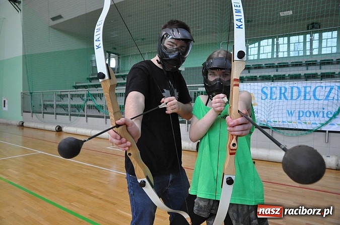 Zdjęcie w galerii na portalu naszraciborz.pl: Arena Rafako zamieniła się w teren bitwy łuczniczej wiadomości z regionu