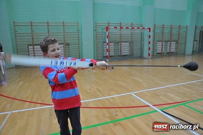 Zdjęcie w galerii na portalu naszraciborz.pl: Arena Rafako zamieniła się w teren bitwy łuczniczej wiadomości z regionu