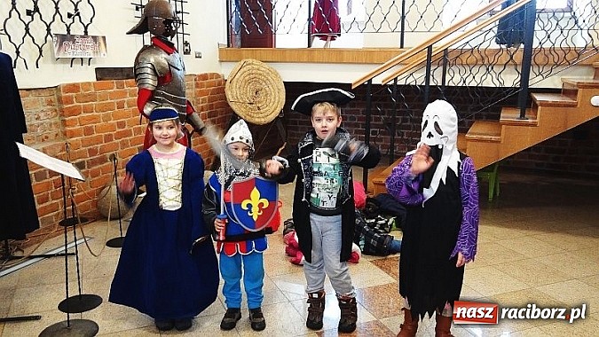 Zdjęcie w galerii na portalu naszraciborz.pl: Biwak i pokaz mody w ramach ferii ze świetlicą w Wojnowicach wiadomości z regionu