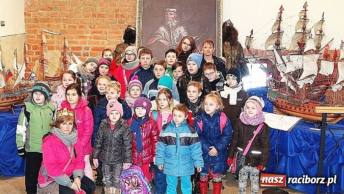 Zdjęcie w galerii na portalu naszraciborz.pl: Biwak i pokaz mody w ramach ferii ze świetlicą w Wojnowicach wiadomości z regionu