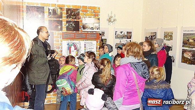 Zdjęcie w galerii na portalu naszraciborz.pl: Biwak i pokaz mody w ramach ferii ze świetlicą w Wojnowicach wiadomości z regionu