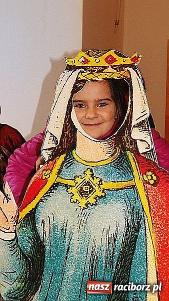 Zdjęcie w galerii na portalu naszraciborz.pl: Biwak i pokaz mody w ramach ferii ze świetlicą w Wojnowicach wiadomości z regionu