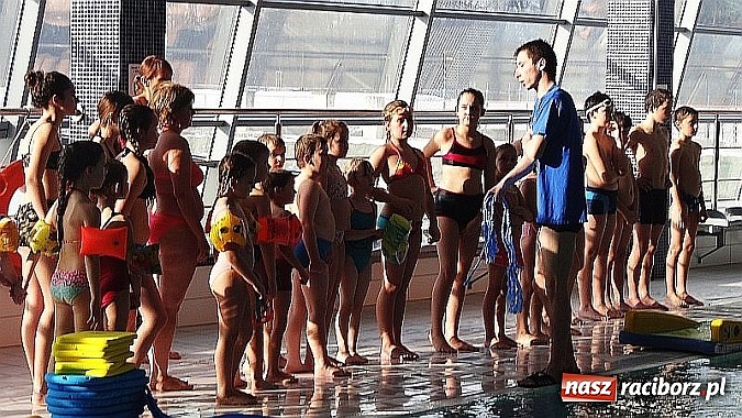 Zdjęcie w galerii na portalu naszraciborz.pl: Biwak i pokaz mody w ramach ferii ze świetlicą w Wojnowicach wiadomości z regionu