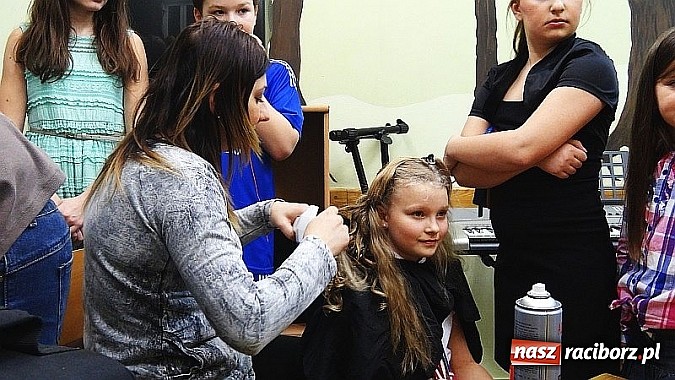 Zdjęcie w galerii na portalu naszraciborz.pl: Biwak i pokaz mody w ramach ferii ze świetlicą w Wojnowicach wiadomości z regionu