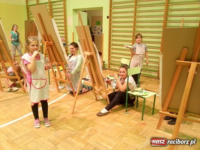 Zdjęcie w galerii na portalu naszraciborz.pl: Nocne warsztaty plastyczne w Borucinie wiadomości z regionu