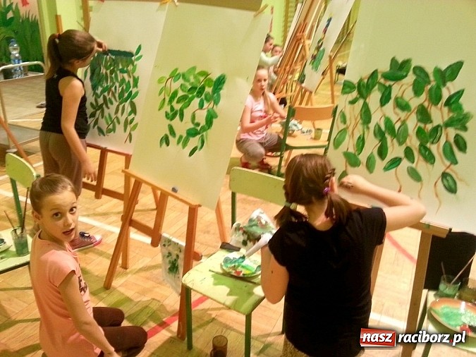 Zdjęcie w galerii na portalu naszraciborz.pl: Nocne warsztaty plastyczne w Borucinie wiadomości z regionu