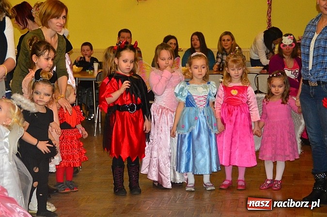 Zdjęcie w galerii na portalu naszraciborz.pl: Bal przebierańców z krzanowickim DFK wiadomości z regionu