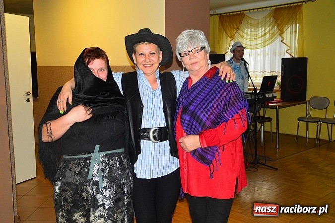 Zdjęcie w galerii na portalu naszraciborz.pl: Bal przebierańców z krzanowickim DFK wiadomości z regionu