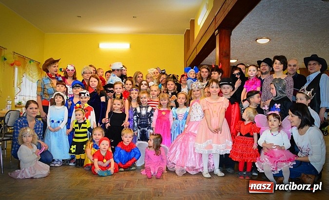 Zdjęcie w galerii na portalu naszraciborz.pl: Bal przebierańców z krzanowickim DFK wiadomości z regionu