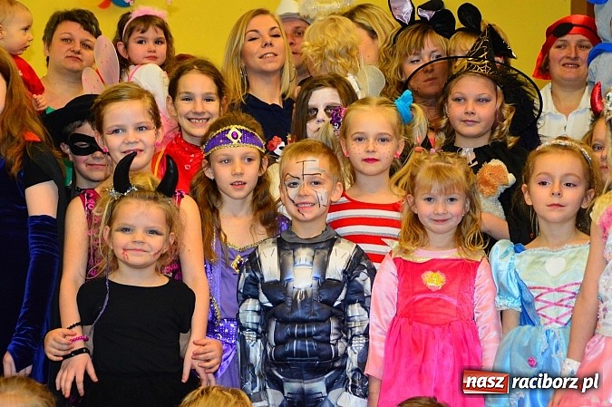 Zdjęcie w galerii na portalu naszraciborz.pl: Bal przebierańców z krzanowickim DFK wiadomości z regionu