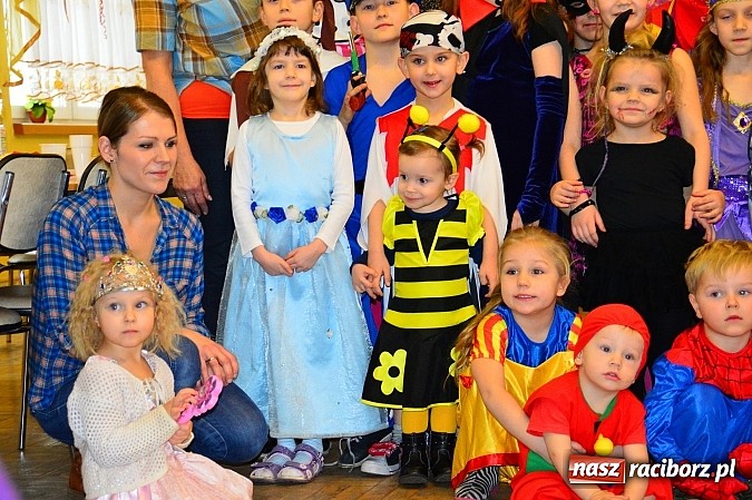 Zdjęcie w galerii na portalu naszraciborz.pl: Bal przebierańców z krzanowickim DFK wiadomości z regionu