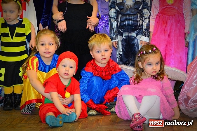 Zdjęcie w galerii na portalu naszraciborz.pl: Bal przebierańców z krzanowickim DFK wiadomości z regionu