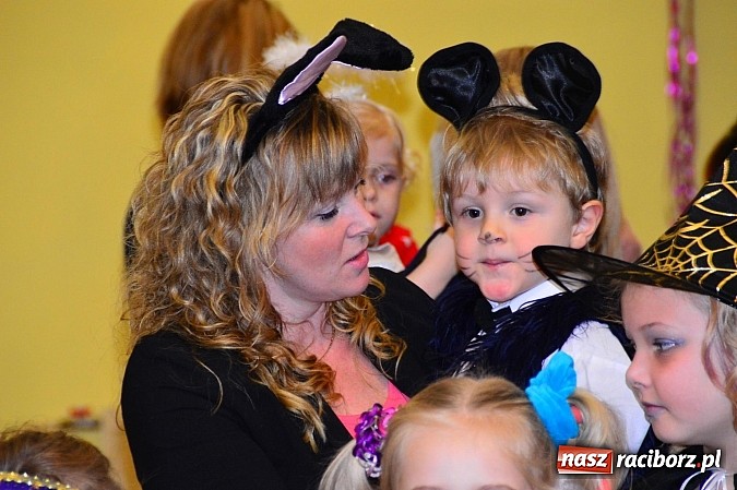 Zdjęcie w galerii na portalu naszraciborz.pl: Bal przebierańców z krzanowickim DFK wiadomości z regionu