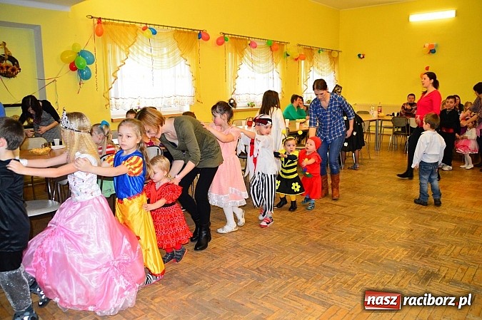 Zdjęcie w galerii na portalu naszraciborz.pl: Bal przebierańców z krzanowickim DFK wiadomości z regionu