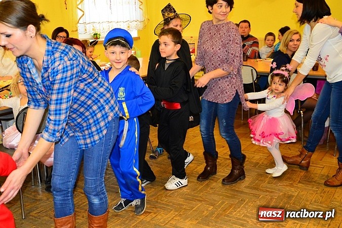Zdjęcie w galerii na portalu naszraciborz.pl: Bal przebierańców z krzanowickim DFK wiadomości z regionu