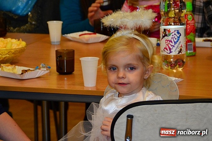 Zdjęcie w galerii na portalu naszraciborz.pl: Bal przebierańców z krzanowickim DFK wiadomości z regionu