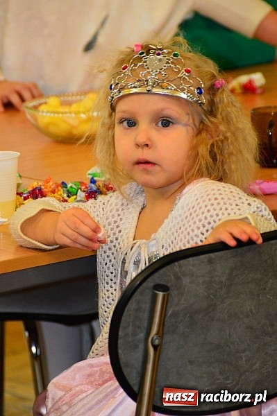 Zdjęcie w galerii na portalu naszraciborz.pl: Bal przebierańców z krzanowickim DFK wiadomości z regionu