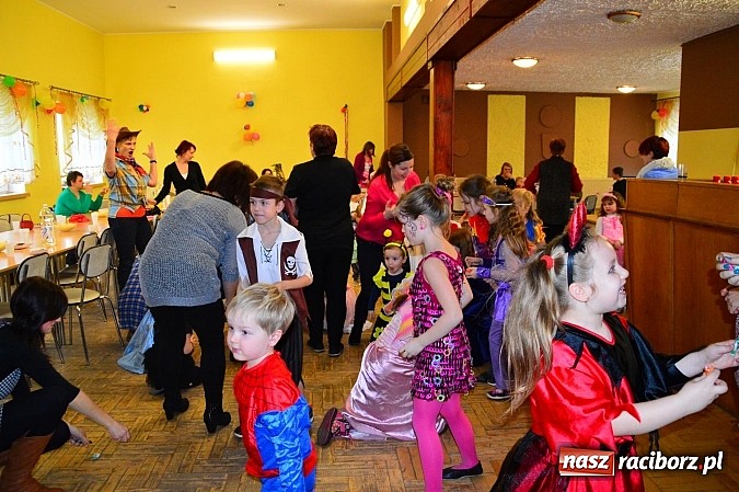 Zdjęcie w galerii na portalu naszraciborz.pl: Bal przebierańców z krzanowickim DFK wiadomości z regionu