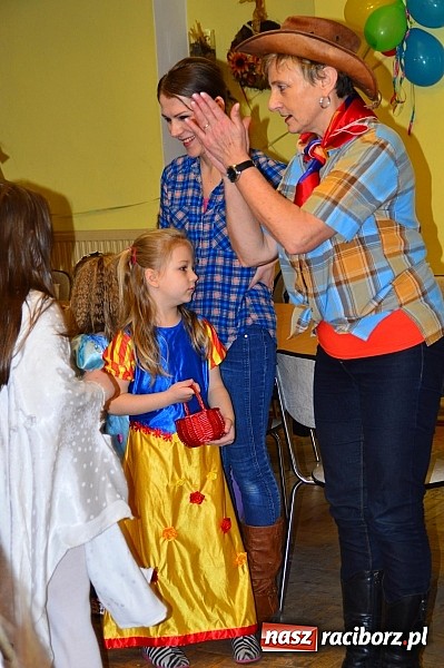 Zdjęcie w galerii na portalu naszraciborz.pl: Bal przebierańców z krzanowickim DFK wiadomości z regionu