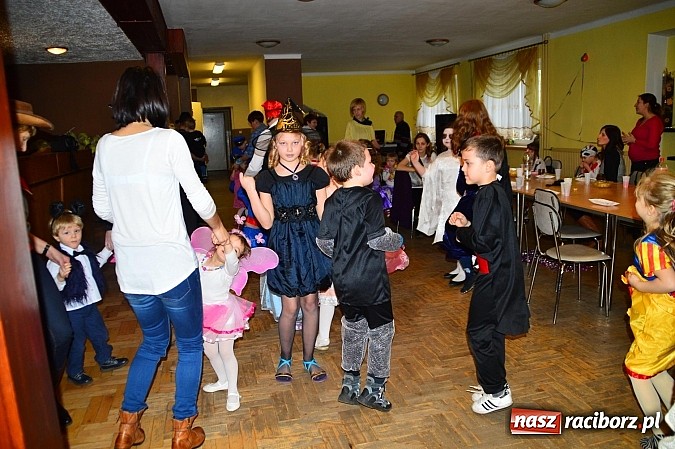 Zdjęcie w galerii na portalu naszraciborz.pl: Bal przebierańców z krzanowickim DFK wiadomości z regionu