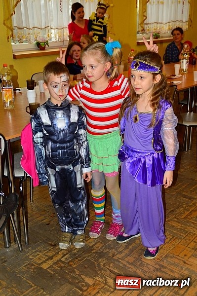 Zdjęcie w galerii na portalu naszraciborz.pl: Bal przebierańców z krzanowickim DFK wiadomości z regionu