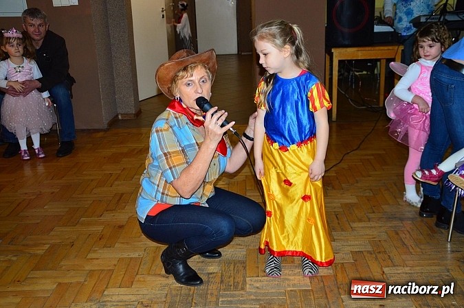 Zdjęcie w galerii na portalu naszraciborz.pl: Bal przebierańców z krzanowickim DFK wiadomości z regionu