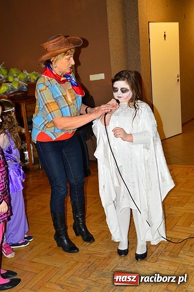 Zdjęcie w galerii na portalu naszraciborz.pl: Bal przebierańców z krzanowickim DFK wiadomości z regionu