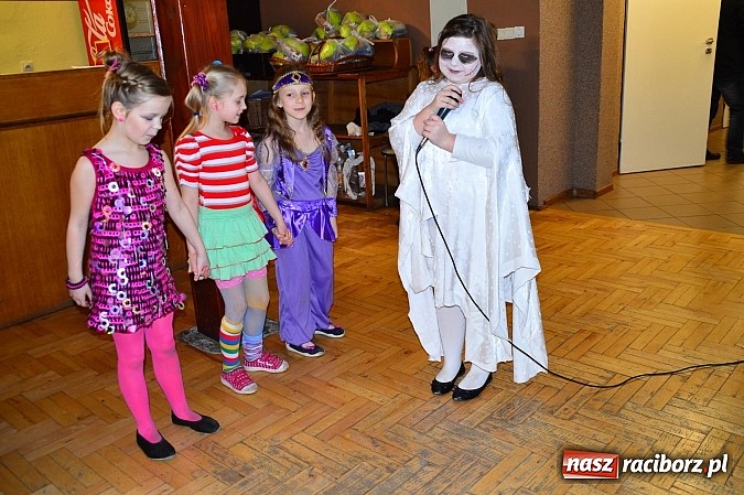Zdjęcie w galerii na portalu naszraciborz.pl: Bal przebierańców z krzanowickim DFK wiadomości z regionu