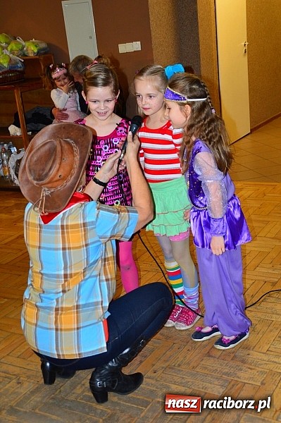 Zdjęcie w galerii na portalu naszraciborz.pl: Bal przebierańców z krzanowickim DFK wiadomości z regionu