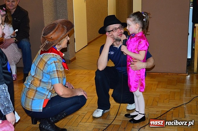 Zdjęcie w galerii na portalu naszraciborz.pl: Bal przebierańców z krzanowickim DFK wiadomości z regionu