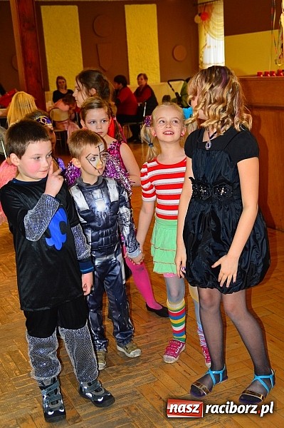 Zdjęcie w galerii na portalu naszraciborz.pl: Bal przebierańców z krzanowickim DFK wiadomości z regionu