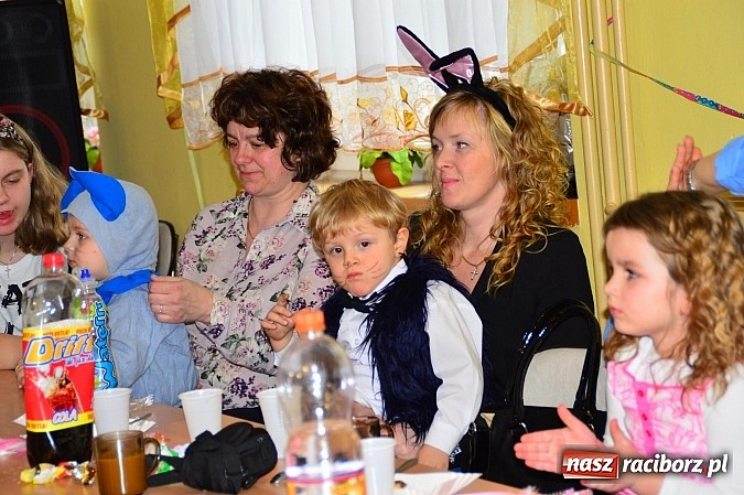 Zdjęcie w galerii na portalu naszraciborz.pl: Bal przebierańców z krzanowickim DFK wiadomości z regionu
