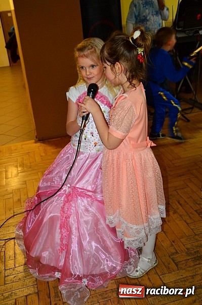 Zdjęcie w galerii na portalu naszraciborz.pl: Bal przebierańców z krzanowickim DFK wiadomości z regionu