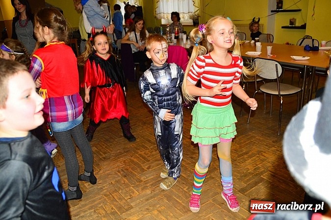 Zdjęcie w galerii na portalu naszraciborz.pl: Bal przebierańców z krzanowickim DFK wiadomości z regionu