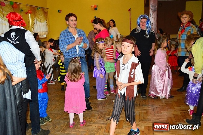 Zdjęcie w galerii na portalu naszraciborz.pl: Bal przebierańców z krzanowickim DFK wiadomości z regionu