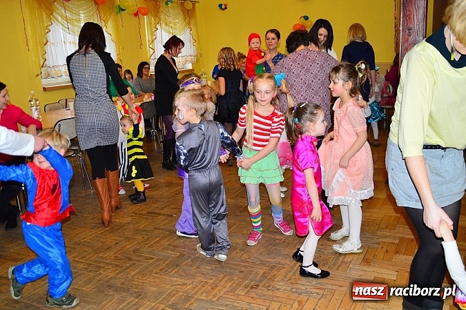 Zdjęcie w galerii na portalu naszraciborz.pl: Bal przebierańców z krzanowickim DFK wiadomości z regionu