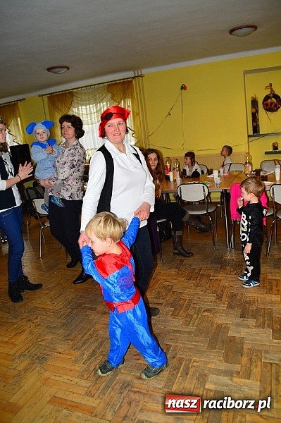 Zdjęcie w galerii na portalu naszraciborz.pl: Bal przebierańców z krzanowickim DFK wiadomości z regionu