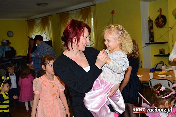 Zdjęcie w galerii na portalu naszraciborz.pl: Bal przebierańców z krzanowickim DFK wiadomości z regionu