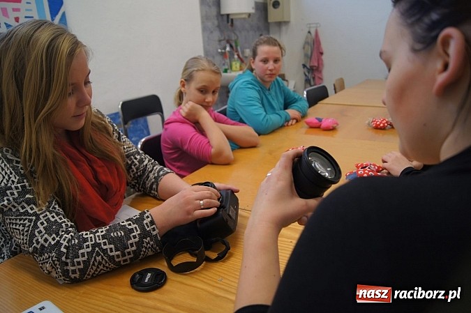 Zdjęcie w galerii na portalu naszraciborz.pl: Dzieci w Nędzy w ferie się nie nudzą: uczyły się fotografii wiadomości z regionu