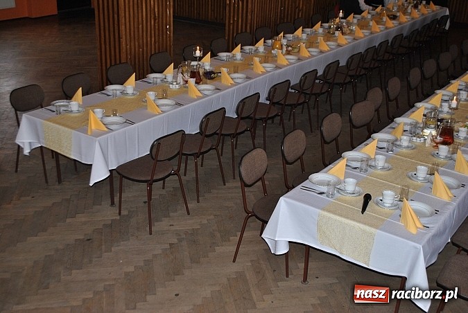 Zdjęcie w galerii na portalu naszraciborz.pl: Seniorzy świętowali w OSP Raszczyce wiadomości z regionu